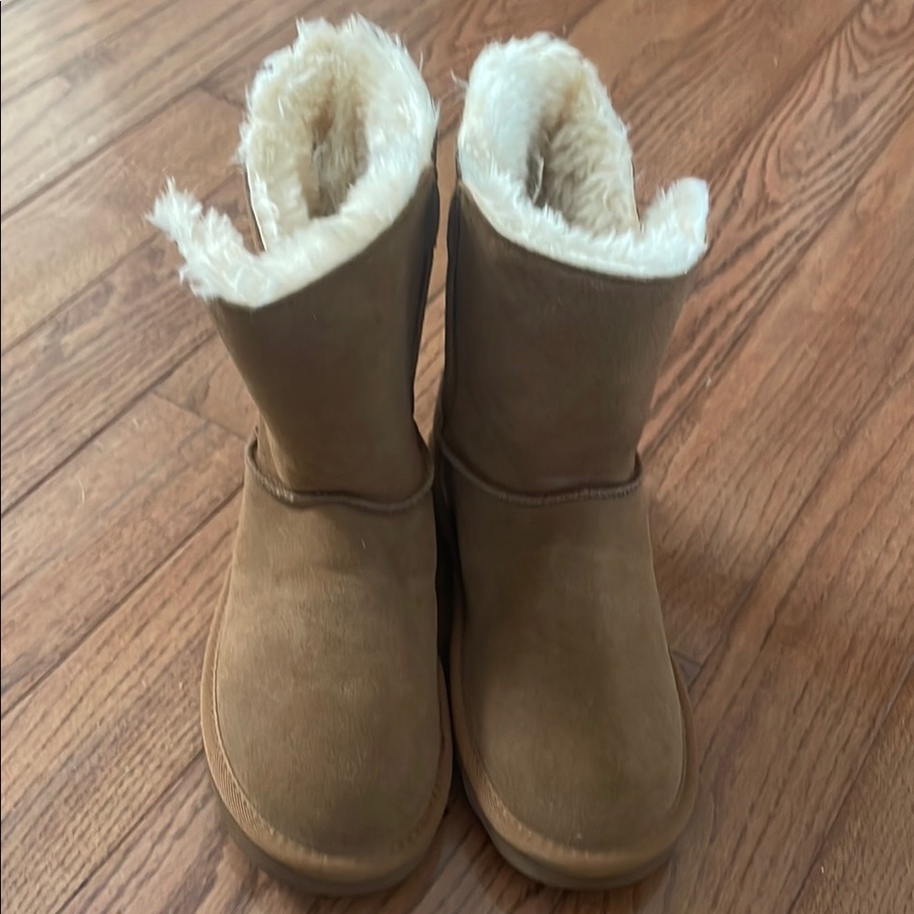 Tan Shearling-Lined Boots